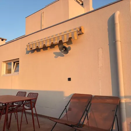 Anatole Terrace, Wi-fi, Downtown, Ideal For 2 People * Hyères